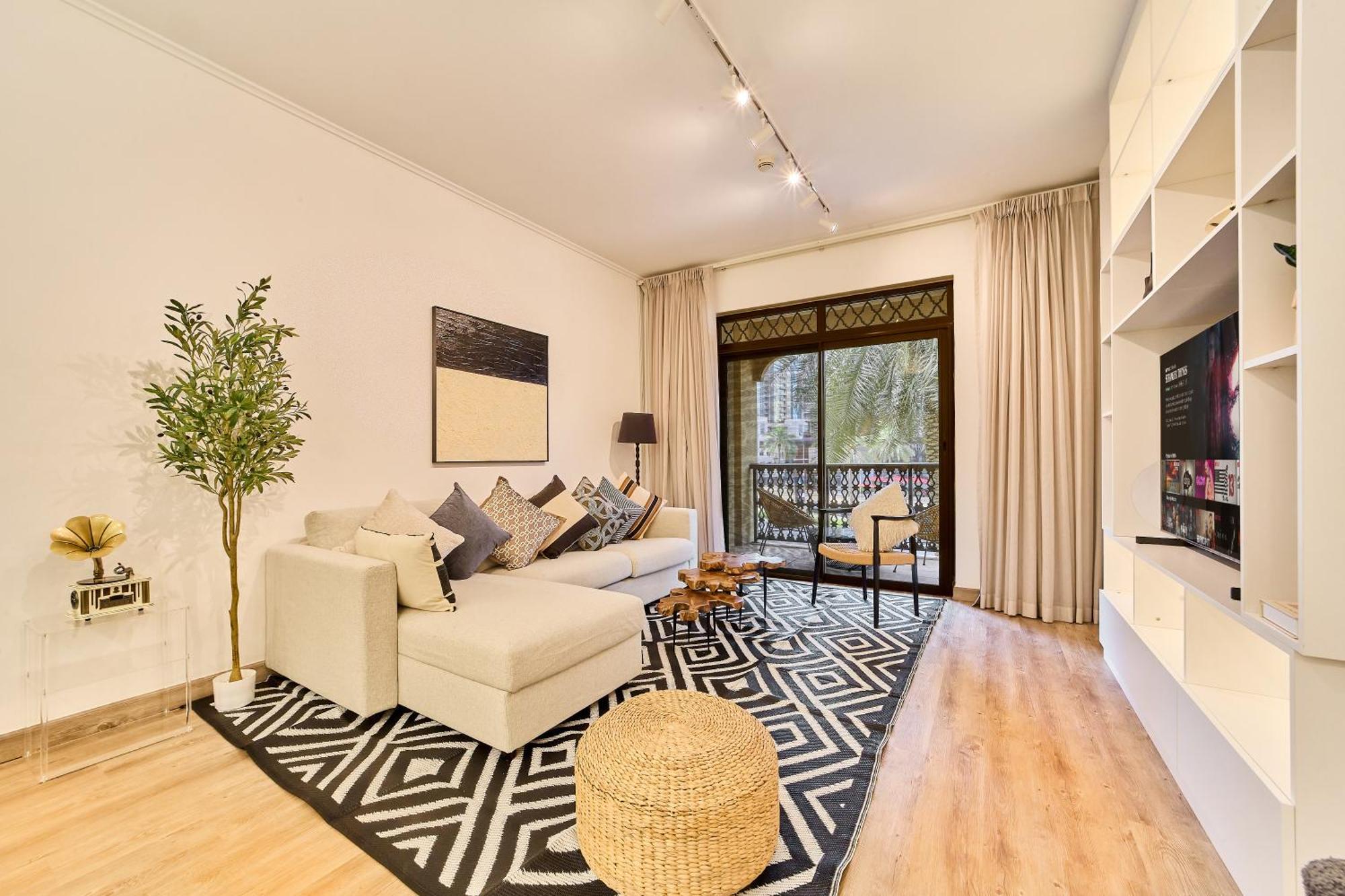 Luxury 1br In Zaafran With Stunning Burj Khalifa View Apartment